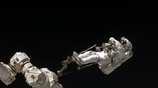 Tirsdag tok astronautene imot spørsmål (Foto: NASA/REUTERS) Tirsdag tok astronautene imot spørsmål (Foto: NASA/REUTERS)