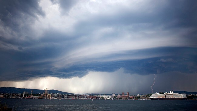 Oslo i regnvær (Foto: Meek, Tore/SCANPIX) Oslo i regnvær (Foto: Meek, Tore/SCANPIX)