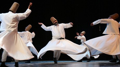 Tyrkiske sufidansere i aksjon (Foto: ABBAS MOMANI/AFP) Tyrkiske sufidansere i aksjon (Foto: ABBAS MOMANI/AFP)