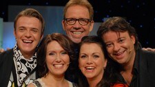 Ole Morten Aagenæs, Marte Helleseter, Ivar Dyrhaug, Hilde Lyrån og Teodor Janson (Foto: Erik Dyrhaug/NRK) Ole Morten Aagenæs, Marte Helleseter, Ivar Dyrhaug, Hilde Lyrån og Teodor Janson (Foto: Erik Dyrhaug/NRK)