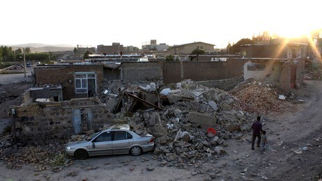 Jordskjelv i Iran (Foto: Hamed Nazari/Ap)