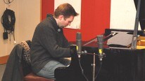 Leif Ove Andsnes hos NRK Østfold (Foto: Pål Andersen/NRK) Leif Ove Andsnes hos NRK Østfold (Foto: Pål Andersen/NRK)