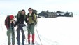 Silje W. Fremo (t.v.), Øystein Lia og Lars J. Berge ved Sandhaug