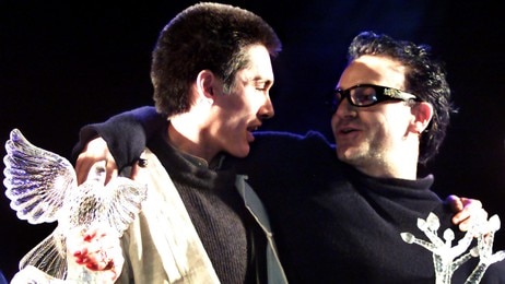 Kim Aris og Bono (Foto: FERRAN PAREDES/REUTERS) Kim Aris og Bono (Foto: FERRAN PAREDES/REUTERS)