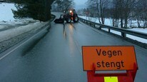 Riksvei 13 vil være stengt i flere dager etter dødsraset (Foto: Lene Klovning Jørpeland/NRK)