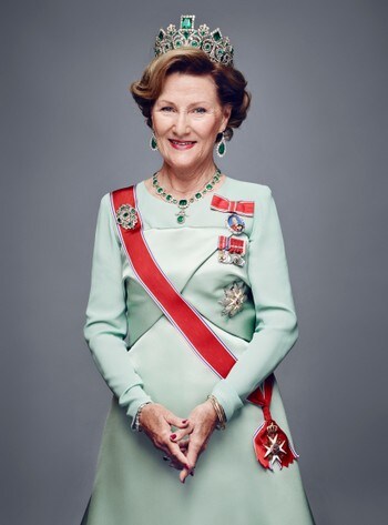 Dronning Sonja i galla.