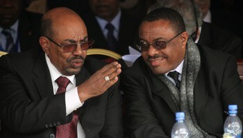 Ethiopia Meles - Etter at Meles Zenawi, til venstre, døydde i fjor har Hailemariam Desalegn styrt Etiopia. Det vil han gjere fram mot neste parlamentsval i 2015. Men på tysdag er det eit anna val i Etiopia, og då er det Gebrselassie som kan vinne. - Foto: Elias Asmare / Ap