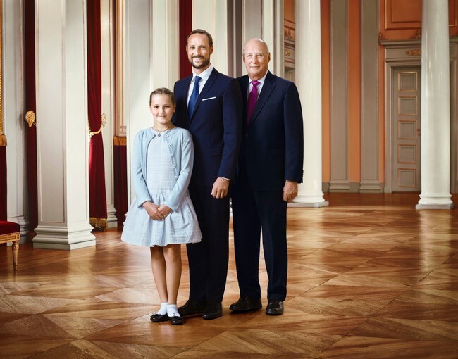 Arverekken i det norske kongehuset: Prinsesse Ingrid Alexandra, kronprins Haakon og kong Harald. 