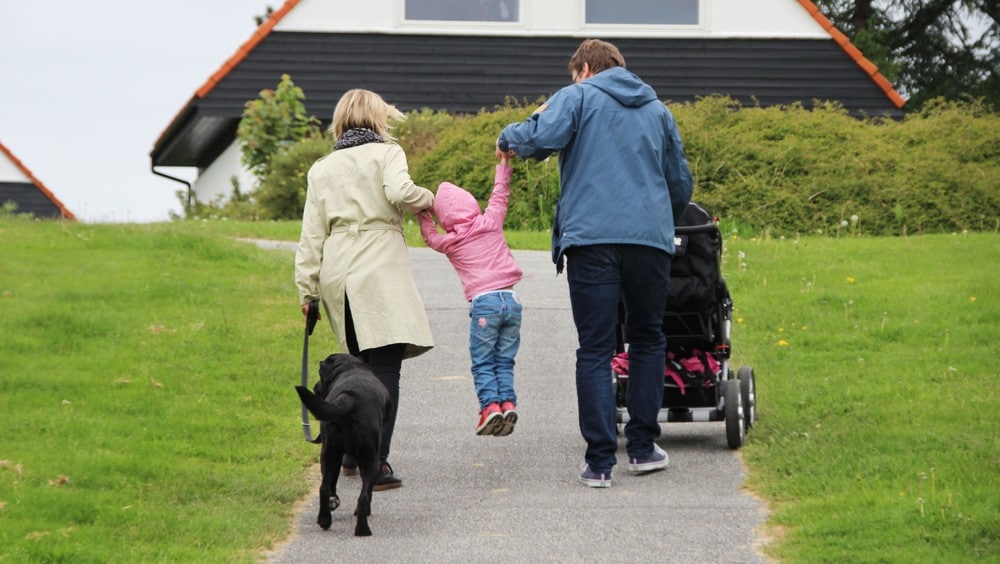 Flere adopterer sitt fosterbarn - Familien Lunde Martinsen i Stavanger, nå fire i stedet for to. - Foto: Cecilie Berntsen Jåsund/NRK / 