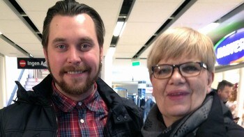 Ordfører i Osterøy, Kari Foseid Aakre, møtte opp på Flesland for å ta imot - SyJQdiehkEitd4n8d23dagEp_BX5nEVePZ7TJrUAS9RA