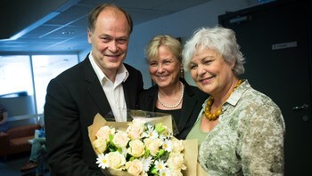  Tom Remlov - predecessors successor & # xD8; Followers: Tom Remlov along with Culture Minister Thorhild Widvey (H) and outgoing artistic director Ellen Horn (to h & # XF8; swarm) 25. April 2014 - Photo: Braastad Audun / NTB scanpix 