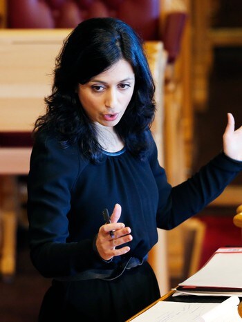 Hadia Tajik - Lederen for justiskomiteen i Stortinget, Hadia Tajik, vil vite hvordan regjeringen skal redusere risikoen for overvåking. - Foto: Poppe, Cornelius / NTB scanpix