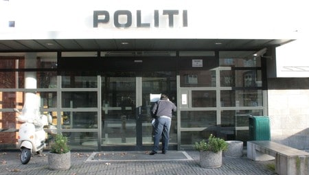 Stengte dører på polithuset i Stavanger.