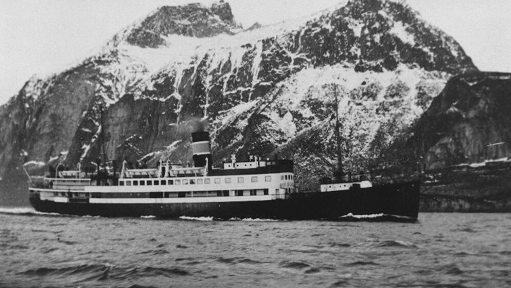 Fra DS Lofoten sin jomfrutur i 1932. Også bilder fra første anløpet i Bodø.