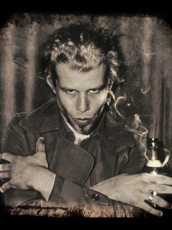  Tom Waits - POS & # xD8; R: Photographer Morten Haug got his opportunity of a lifetime when he had a photo session with Tom Waits after a concert in Oslo in 1977. - Photo: Morten Haug / 