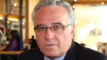 Ramón Cadena - Ramón Cadena dice que mŧndighetene de manera penaliza a aquellos que trabajan para los pueblos indígenas.  - Foto: Carl-Göran Larsson / NRK