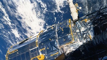 DOUNIAMAG-FILES-US-HUBBLE-SPACE TELESCOPE