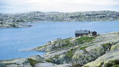 Eidavatn ligger i et goldt men spennende og lettgått høyfjellsterreng 1080 moh. Det er satt ut kanadisk bekkerøye i Eidavatnet