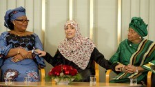 Ellen Johnson Sirleaf, Leymah Gbowee og Tawakkol Karman (Foto: ODD ANDERSEN/Afp) Ellen Johnson Sirleaf, Leymah Gbowee og Tawakkol Karman (Foto: ODD ANDERSEN/Afp)