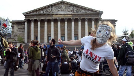 Demonstranter i Paris (Foto: KENZO TRIBOUILLARD/Afp) Demonstranter i Paris (Foto: KENZO TRIBOUILLARD/Afp)