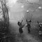 2. plass: Barn fra urbefolkningen H'Mong leker imed ballonger i Ha Giang-provinsen i Vietnam i januar 2012. 2. plass: Barn fra urbefolkningen H'Mong leker imed ballonger i Ha Giang-provinsen i Vietnam i januar 2012.