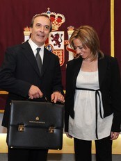 Carme Chacon og Jose Alonso (Foto: JAVIER SORIANO/AFP) Carme Chacon og Jose Alonso (Foto: JAVIER SORIANO/AFP)