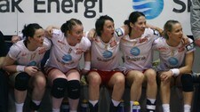 Larvik håndball (Foto: Teigen, Trond Reidar/SCANPIX) Larvik håndball (Foto: Teigen, Trond Reidar/SCANPIX)