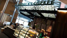 Starbucks Gardermoen (Foto: SSP/Henrik Fløymo)