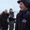 Ralph Johannesen og Robert Sørlie i trivelig passiar ved sjekkpunkt Kirkenes. Hundekjøring er en gentlemansport. Ralph Johannesen og Robert Sørlie i trivelig passiar ved sjekkpunkt Kirkenes. Hundekjøring er en gentlemansport.