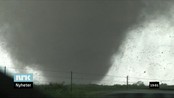 Minst 24 døde etter tornado - Minst 24 mennesker mista livet - blant dem 9 barn - da en tornado ramma den amerikanske delstaten Oklahoma i går.