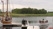 H.M.K. Harald går i land fra sjaluppen