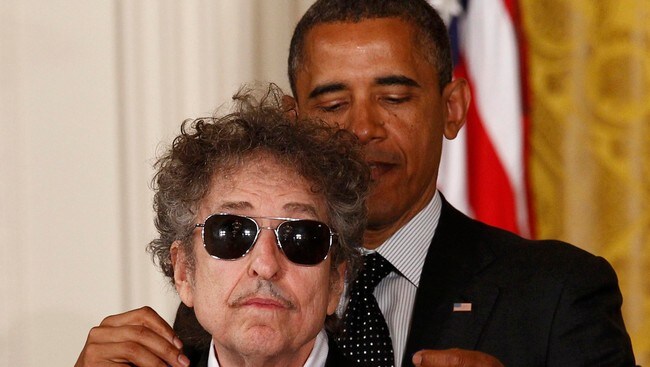 Obama hedrer Dylan (Foto: KEVIN LAMARQUE/Reuters) Obama hedrer Dylan (Foto: KEVIN LAMARQUE/Reuters)