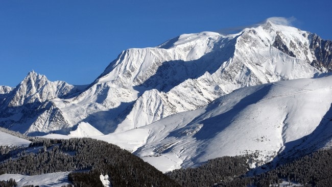 Mont Blanc-massivet (Foto: JEAN-PIERRE CLATOT/Afp) Mont Blanc-massivet (Foto: JEAN-PIERRE CLATOT/Afp)