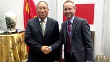 Kinas klimaminister Xie Zhenhua og Bård Vegar Solhjell (Foto: Jon Berg / Miljøverndepartementet/NTB scanpix) Kinas klimaminister Xie Zhenhua og Bård Vegar Solhjell (Foto: Jon Berg / Miljøverndepartementet/NTB scanpix)