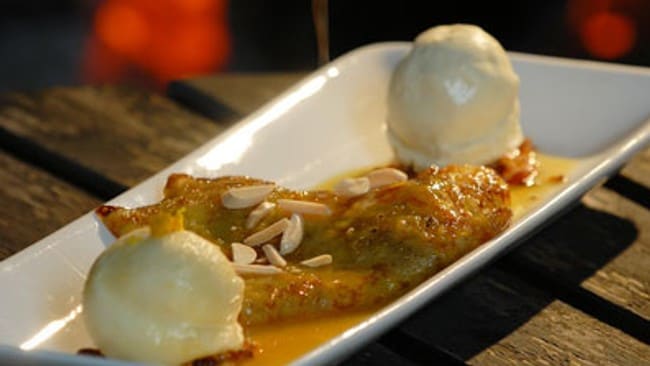 Crepes Suzettes med to slags is