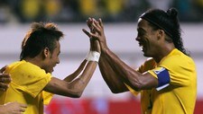 Neymar og Ronaldinho (Foto: PAULO SANTOS/Reuters) Neymar og Ronaldinho (Foto: PAULO SANTOS/Reuters)