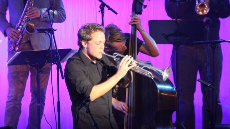 Eivind Lønning i Trondheim Jazzorkester (Foto: Erling vWicklund/NRK) Eivind Lønning i Trondheim Jazzorkester (Foto: Erling vWicklund/NRK)