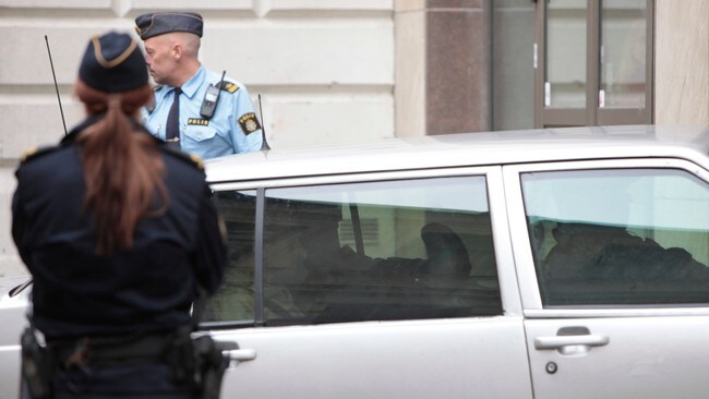 38-åringen ankommer rettslokalet i Malmø (Foto: Drago Prvulovic/Scanpix) 38-åringen ankommer rettslokalet i Malmø (Foto: Drago Prvulovic/Scanpix)