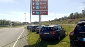 Fullt på parkeringen på Moss lufthavn Rygge