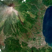 Satellittbilde av vulkanen Mayon (Foto: NASA/Scanpix/Reuters) Satellittbilde av vulkanen Mayon (Foto: NASA/Scanpix/Reuters)