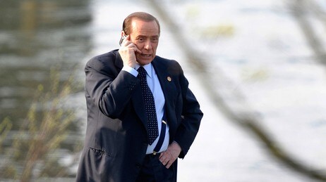 Italias statsminister Silvio Berlusconi  (Foto: MICHAEL KAPPELER/AFP)