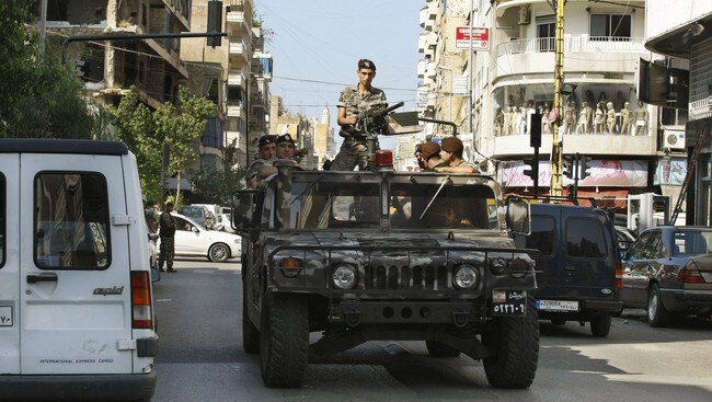 Libanesiske militære patruljerer i Beirut etter uro (Scanpix/AFP) Libanesiske militære patruljerer i Beirut etter uro (Scanpix/AFP)