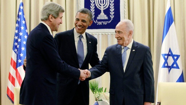 Utenriksminister John Kerry (til venstre) sammen med president Barack Obama (Foto: Jason Reed/ Reuters / NTB Scanpix) Utenriksminister John Kerry (til venstre) sammen med president Barack Obama (Foto: Jason Reed/ Reuters / NTB Scanpix)