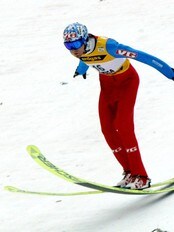 Bjørn Einar Romøren lander på 239 meter (Foto: Calle Törnström/Scanpix/AFP) Bjørn Einar Romøren lander på 239 meter (Foto: Calle Törnström/Scanpix/AFP)