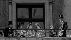 Kongefamilien på Slottsbalkongen 17. mai 1948 (Foto: Scanpix/SCANPIX)