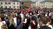17. mai i Halden - Sanger og folkefest under 17. mai-feiringen i Halden.