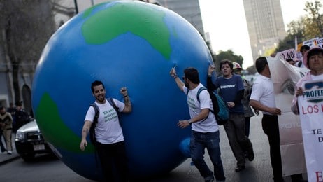 Greenpeace (Foto: CLAUDIA DAUT/Reuters) Greenpeace (Foto: CLAUDIA DAUT/Reuters)