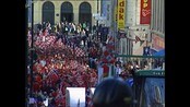 Karl Johans gate blei farga raud - Bryne og Viking møttes i cupfinalen i Oslo i 2001. Det endte med nederlag for Bryne.