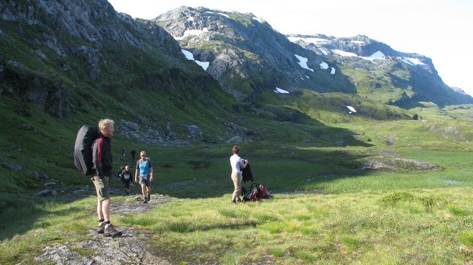 Fellestur fra Bergen Turlag på vei mot Vending turisthytte i Bergsdalen.