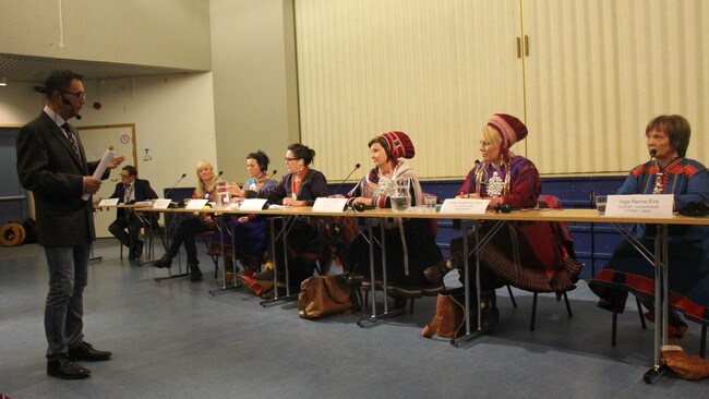 NRK Sápmi debatt om språk (Foto: Dan Robert Larsen/NRK) NRK Sápmi debatt om språk (Foto: Dan Robert Larsen/NRK)